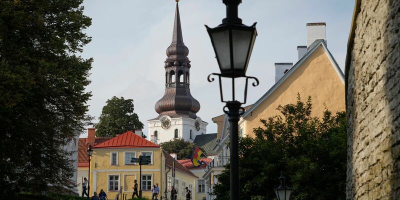 Wieder durchfliegt ein russisches Flugzeug den estnischen Luftraum. (Symbolfoto) - Foto: Sergei Grits/AP/dpa