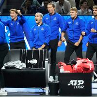 Carlos Alcaraz war gegen den US-Amerikaner Taylor Fritz chancenlos. - Foto: Jeff Chiu/AP/dpa