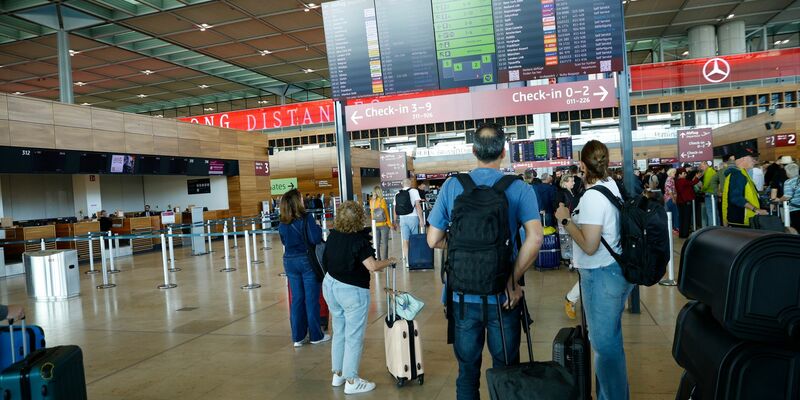 Betroffen sind Systeme zur Passagierabfertigung - das hat zur Folge, dass etwa der Check-in nur manuell möglich ist.  - Foto: Carsten Koall/dpa