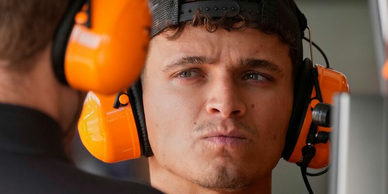 Der Weltmeister und sein Red Bull sind auch in Baku in guter Form.  - Foto: Darko Bandic/AP/dpa