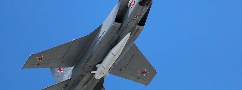 Russischer Kampfjet MiG-31 - Foto: Pavel Golovkin/AP/dpa