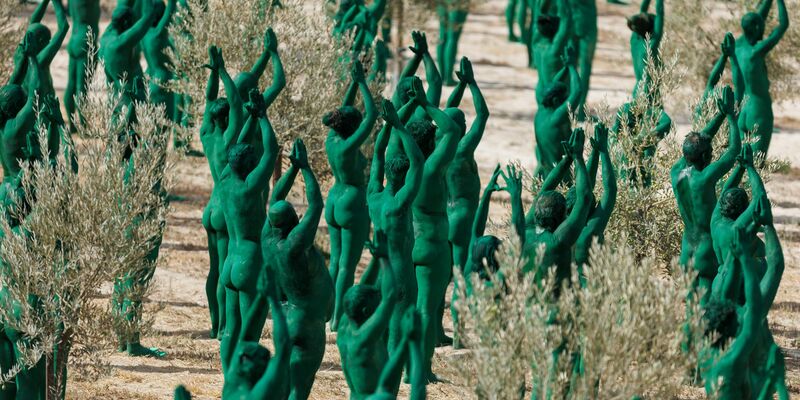 Tunick engagiert nach eigenen Worten keine Profi-Models. - Foto: Álex Cámara/EUROPA PRESS/dpa