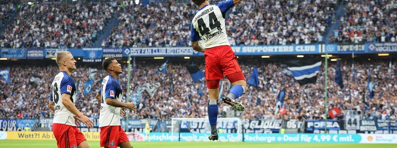 Der HSV durfte endlich über ein Tor in der Bundesliga jubeln - Foto: Christian Charisius/dpa