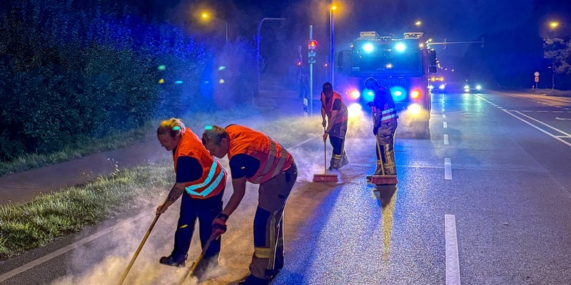 FW-DT: Ölspur auf dem Nordring - Foto: presseportal.de