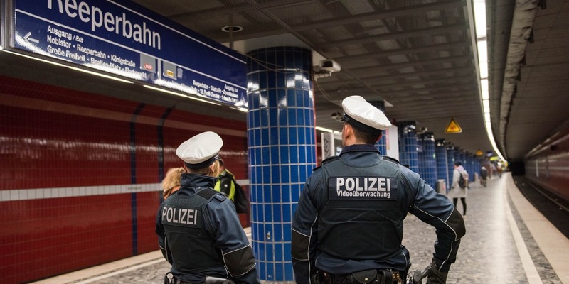 BPOL-HH: Personenunfall im S-Bahnhaltepunkt Reeperbahn- - Foto: presseportal.de