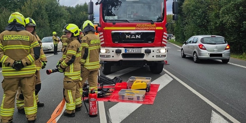 FW Paderborn: Auffahrunfall zwischen drei PKW mit sieben Betroffenen auf der Münsterstraße - Foto: presseportal.de