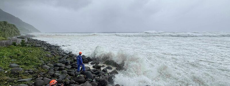 Die Behörde auf den Philippinen hatten vor Sturmfluten und orkanartigen Böen gewarnt. - Foto: Justine Mark Pillie Fajardo/AP/dpa