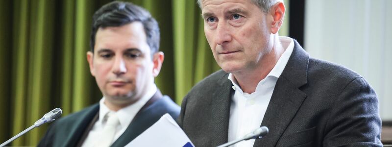 Die Vorsitzende Richterin Isabel Hildebrandt leitet den Prozess um die Entführung der Block-Kinder. - Foto: Christian Charisius/dpa-Pool/dpa