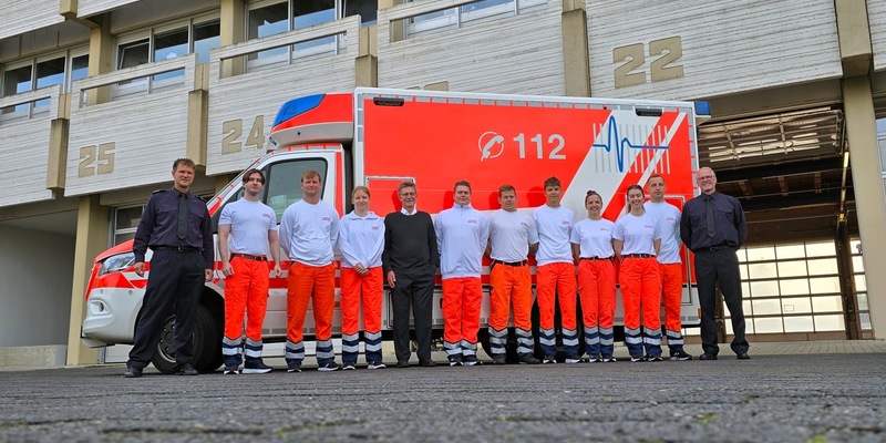 FW Bremerhaven: Feuerwehrdezernent begrüßt zweiten Notfallsanitäter-Lehrgang in der Woche der Wiederbelebung - Foto: presseportal.de
