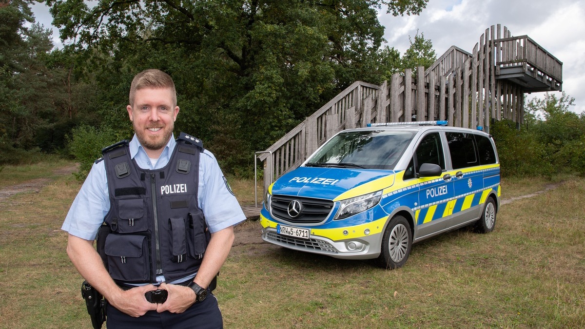 POL-LIP: Augustdorf. Polizeihauptkommissar Jörn Fischer ist neu im Bezirksdienst. - Foto: presseportal.de