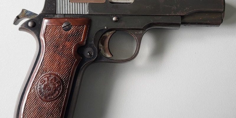 BPOL-BadBentheim: Schusswaffe bei Grenzkontrolle entdeckt - Foto: presseportal.de