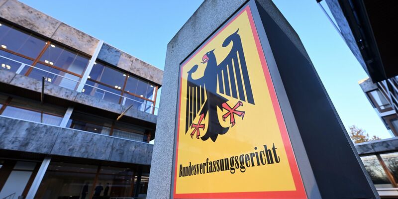 Die 16 Richter und Richterinnen des Bundesverfassungsgerichts werden jeweils zur Hälfte vom Bundestag und vom Bundesrat gewählt. (Symbolbild) - Foto: Uli Deck/dpa
