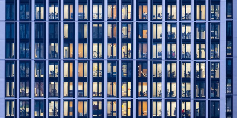 Eine Mehrheit der Arbeitnehmerinnen und Arbeitnehmer arbeitet nach eigenem Bekunden gern - aber am liebsten in Teilzeit (Symbolbild) - Foto: Boris Roessler/dpa
