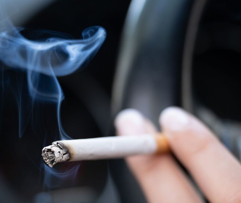 Auch eine Sucht wie Rauchen ist letztlich eine Gewohnheit. (Symbolbild) - Foto: Sebastian Kahnert/dpa