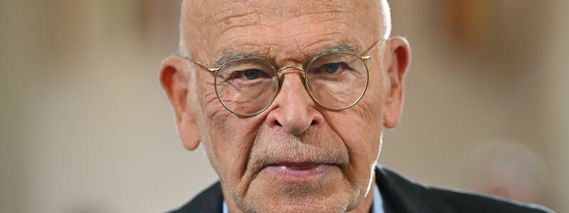 Günter Wallraff unterstützt die grüne Oberbürgermeister-Kandidatin Berivan Aymaz. (Archivbild) - Foto: Arne Dedert/dpa