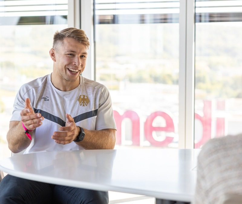 Judoka Johann Lenz nach dem Riss seines Innenmeniskus / 