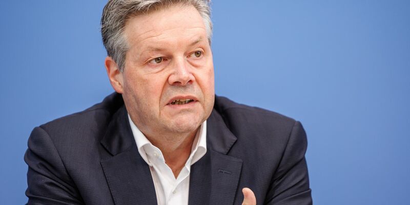 Dirk Rompf will den Chefposten bei Bahn-InfraGo nicht mehr antreten. (Archivbild) - Foto: Andreas Gora/dpa