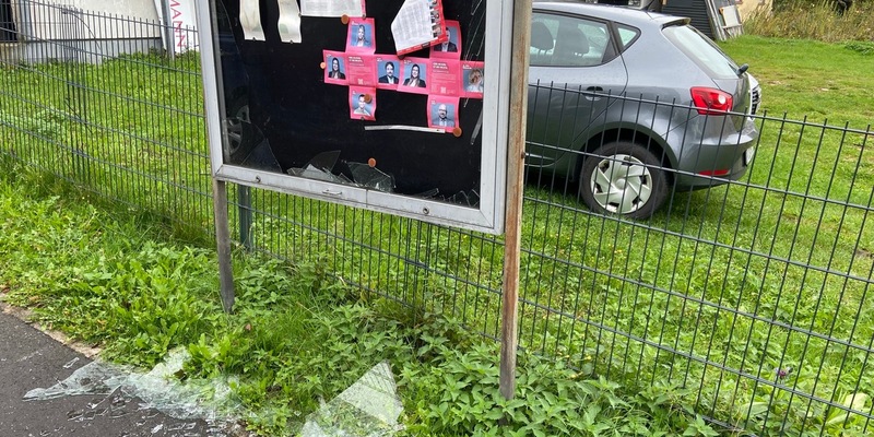 POL-PDTR: Sachbeschädigung an Schaukasten - Foto: presseportal.de