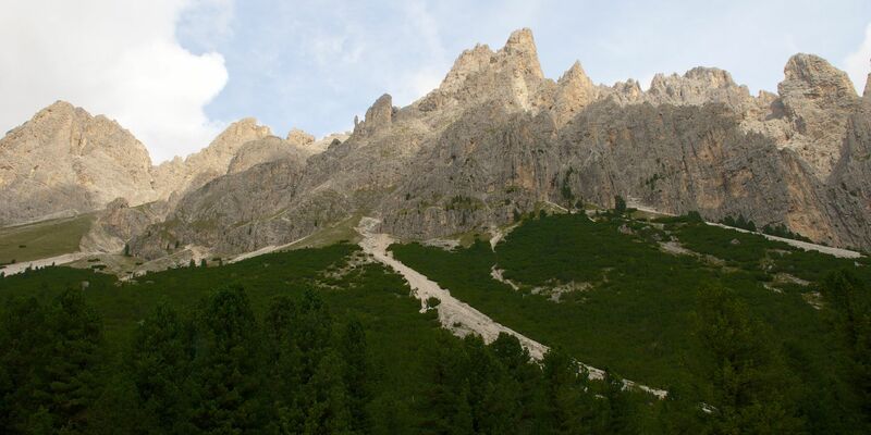 Die Rosengartengruppe gehört zu den bekanntesten Gebirgszügen in den Dolomiten. (Archivbild) - Foto: picture alliance / Ursula Düren/dpa