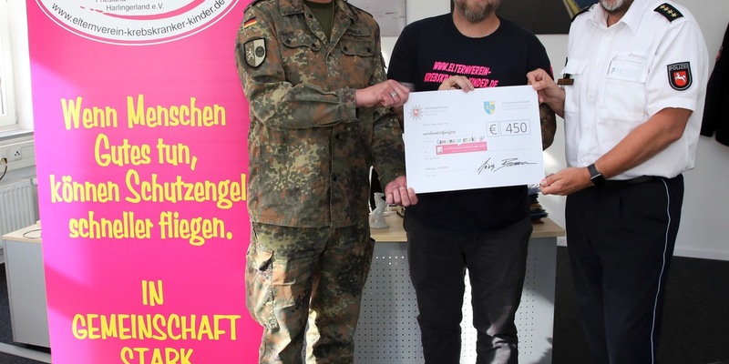 POL-WHV: Gemeinsame Spendenübergabe an den Elternverein für krebskranke Kinder - Foto: presseportal.de