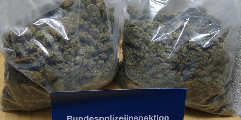 BPOL-BadBentheim: Drogenschmuggler nach Verfolgungsfahrt gefasst - Foto: presseportal.de