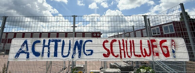 Die Zahl der Unfälle auf dem Schulweg ist gestiegen. (Archiv) - Foto: Christian Charisius/dpa