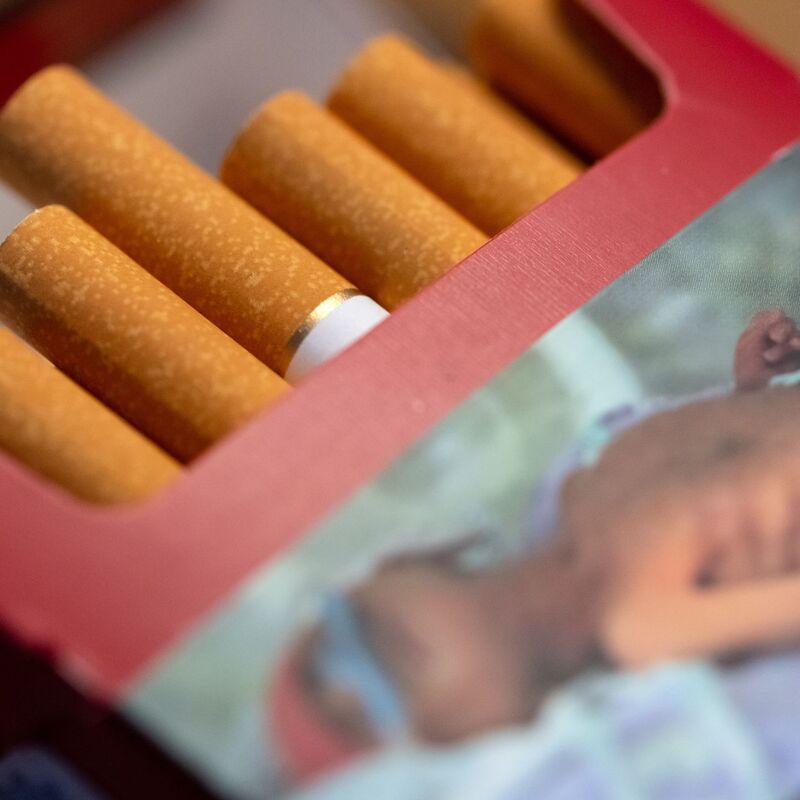 In vielen Ländern ist der Tabakkonsum der größte Krebs-Risikofaktor, der verhindert werden kann. (Archivbild) - Foto: Sven Hoppe/dpa