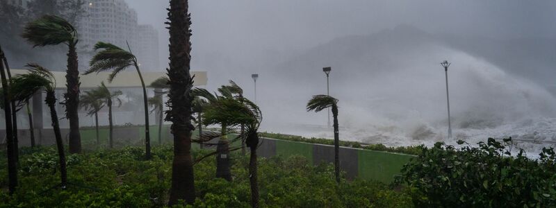 In vielen Küstengegenden drückten der Orkan das Meerwasser in die Städte.  - Foto: Vernon Yuen/Nexpher via ZUMA Press Wire/dpa