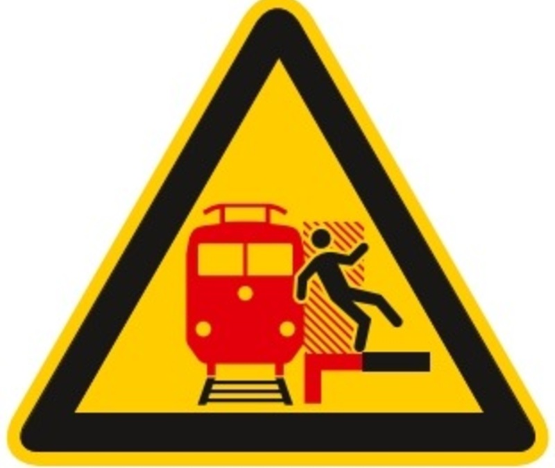 Bundespolizeidirektion München: Bub stürzt ins Gleis - Lokführer reagiert geistesgegenwärtig / Mit dem Schrecken und Abschürfungen davongekommen - Bundespolizei warnt eindringlich - Foto: presseportal.de