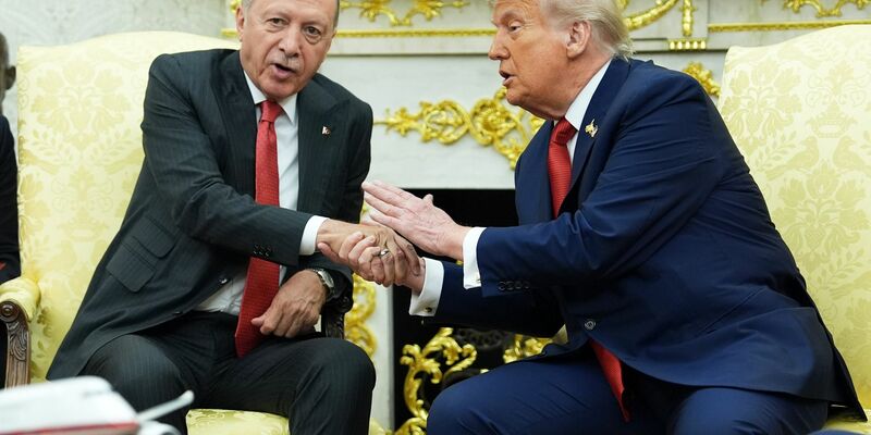 Trump findet das Verhältnis zu Erdogan «augezeichnet».  - Foto: Evan Vucci/AP/dpa