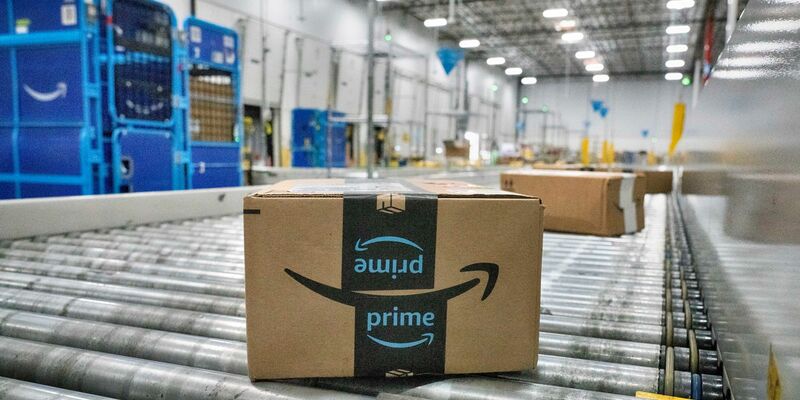 Prime-Abos sind für Amazon ein wichtiges Instrument zur Kundenbindung. (Archivbild) - Foto: Richard Vogel/AP/dpa