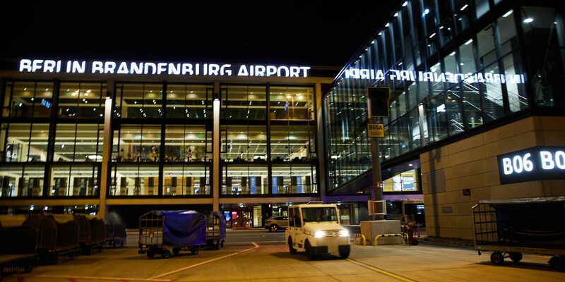 Am BER gibt es weiterhin Probleme mit der IT. (Archivbild) - Foto: Jörg Carstensen/dpa