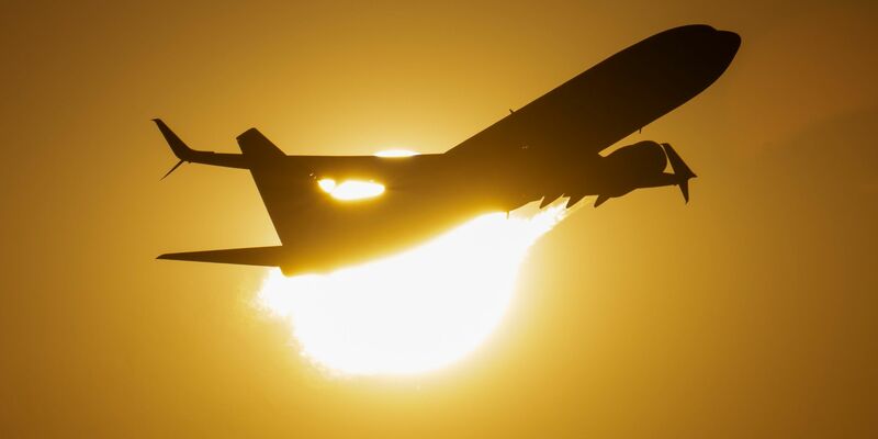 Mit einer gemeinsamen Initiative wollen die Gewerkschaften im Luftverkehr auf branchenweite Herausforderungen reagieren. - Foto: Boris Roessler/dpa