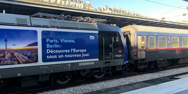 Nur zwei Jahre nach dem Start rollt der Nachtzug zwischen Paris und Berlin möglicherweise schon wieder aufs Abstellgleis (Archivbild).  - Foto: Michael Evers/dpa