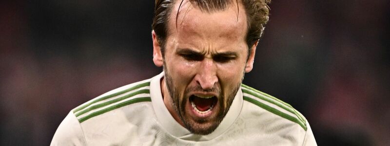 100 Tore in 104 Pflichtspielen für den FC Bayern: Harry Kane feiert seinen Rekord. - Foto: Harry Langer/dpa
