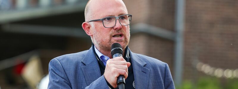 In Duisburg muss sich der amtierende Oberbürgermeister Sören Link in der Stichwahl einem AfD-Herausforderer stellen. (Archivbild) - Foto: Christoph Reichwein/dpa