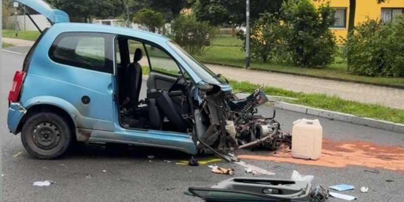 LPI-J: Frontalcrash mit Schwerverletzter in Bad Klosterlausnitz - Foto: presseportal.de