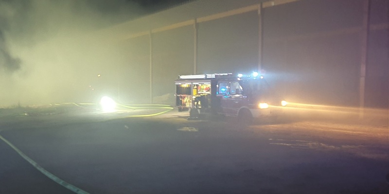 FW-RD: Heuballenbrand am späten Abend in Remmels (Kreis Rendsburg-Eckernförde) - Foto: presseportal.de