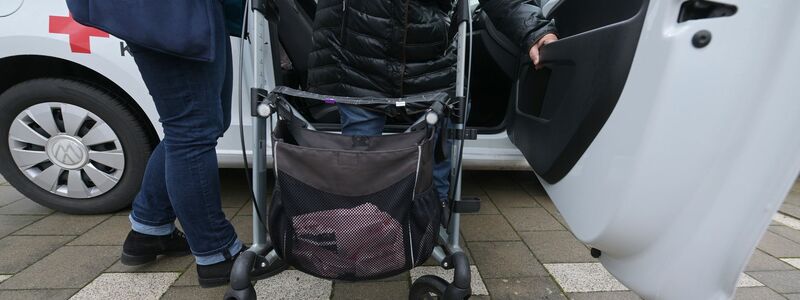 Die Einstufung in verschiedene Pflegegrade entscheidet über die Höhe der Unterstützung durch die Pflegeversicherung. (Illustration) - Foto: Michael Bahlo/dpa/dpa-tmn