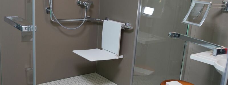 Bei Pflegegrad 1 gibt es finanzielle Unterstützung für Umbauten, etwa für eine barrierefreie Dusche.  - Foto: Wolfram Kastl/dpa/dpa-tmn
