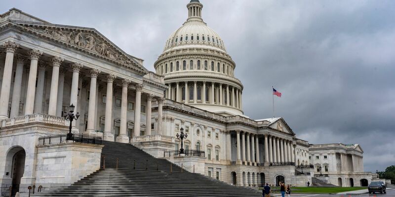 Demokraten und Republikaner treffen sich am Montag, um über den befürchteten «Shutdown» zu sprechen. - Foto: J. Scott Applewhite/AP/dpa
