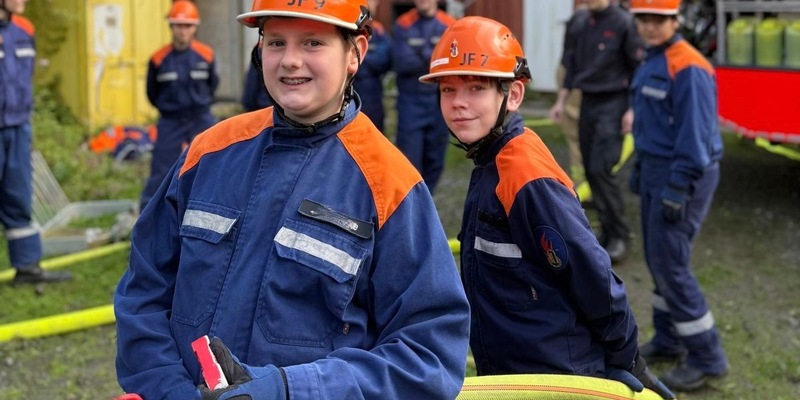 FW-GL: Jahresabschlussübung der Jugendfeuerwehr Bergisch Gladbach - Teamgeist, Können und viel Spaß - Foto: presseportal.de