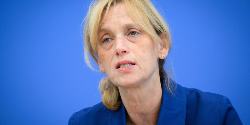 Prien will im kommenden Jahr einen Vorschlag zum Mutterschutz für Selbstständige vorlegen. (Archivbild) - Foto: Bernd von Jutrczenka/dpa