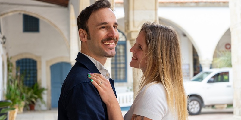 Flirten ohne Maske: Warum Ehrlichkeit bei Frauen besser ankommt als Macho-Gehabe - Foto: presseportal.de