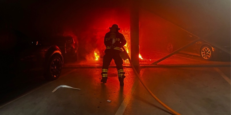 FW-M: Fahrzeugbrand im Parkhaus (Neue Messe) - Foto: presseportal.de