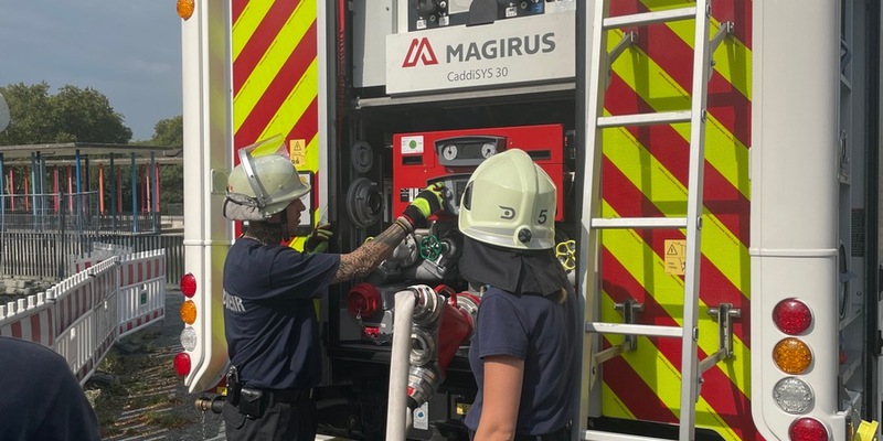 FW Dinslaken: Pumpen-Maschinisten Lehrgang 02/2025 vom 4.9. - 20.9.2025 erfolgreich beendet. - Foto: presseportal.de