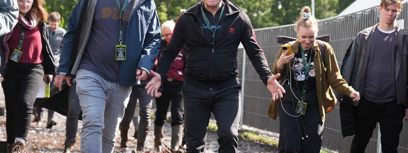 Beim Wackener Open Air Festival in Schleswig-Holstein kamen Ende Juli und Anfang August Schlammschutzmatten aus Moorgräsern zum Einsatz. Solche Produkte will Umweltminister Carsten Schneider fördern.  - Foto: Marcus Brandt/dpa