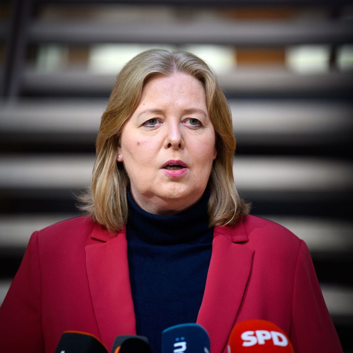 Als SPD-Chefin verkündet Bärbel Bas den Start der Sozialstaatskommission ihrer Partei. - Foto: Bernd von Jutrczenka/dpa