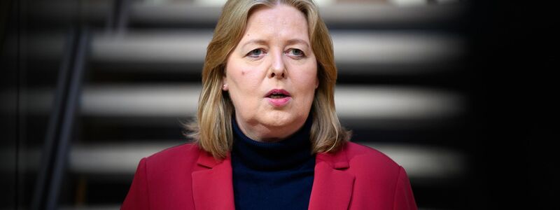 Als SPD-Chefin verkündet Bärbel Bas den Start der Sozialstaatskommission ihrer Partei. - Foto: Bernd von Jutrczenka/dpa