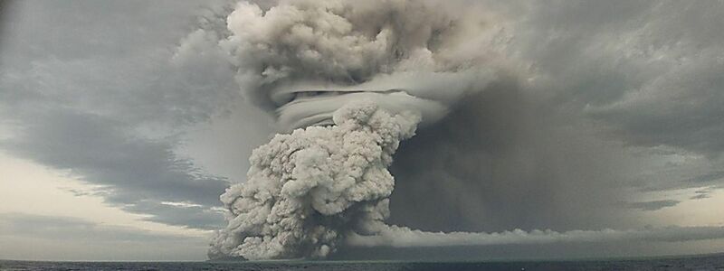 Ausbruch von Untersee-Vulkan im Pazifik-Raum - Foto: Tonga Geological Services/ZUMA Press Wire Service/dpa